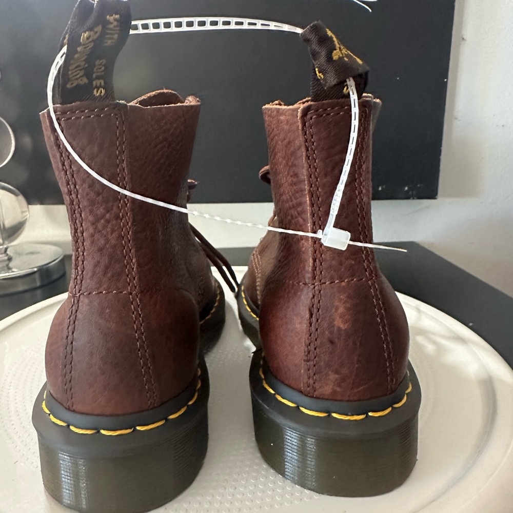 ๐Dr. Martens 101 Unbound Leather Ankle Boots - Picture 7 of 13